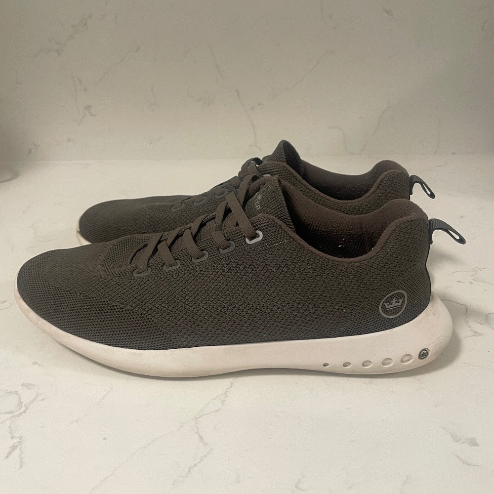 Peter Miller Hyperlight Glide Sneaker size 10 retail $198